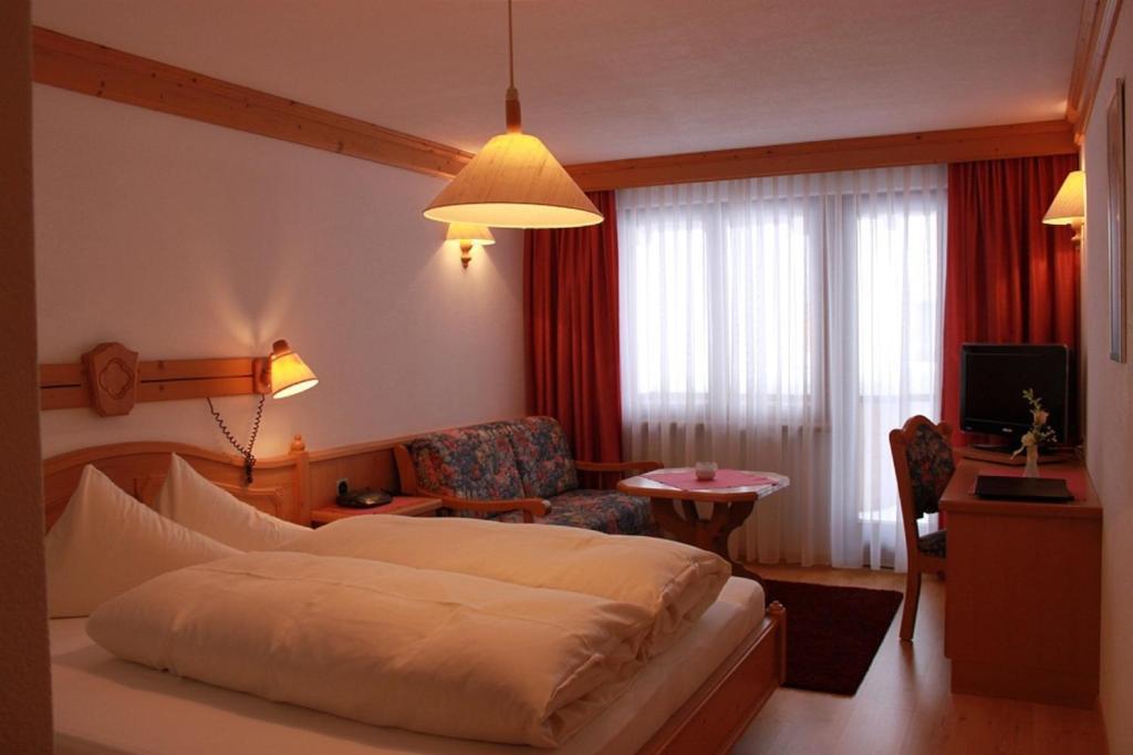 Hotel Camona & Apart Walserhof سامنون الغرفة الصورة