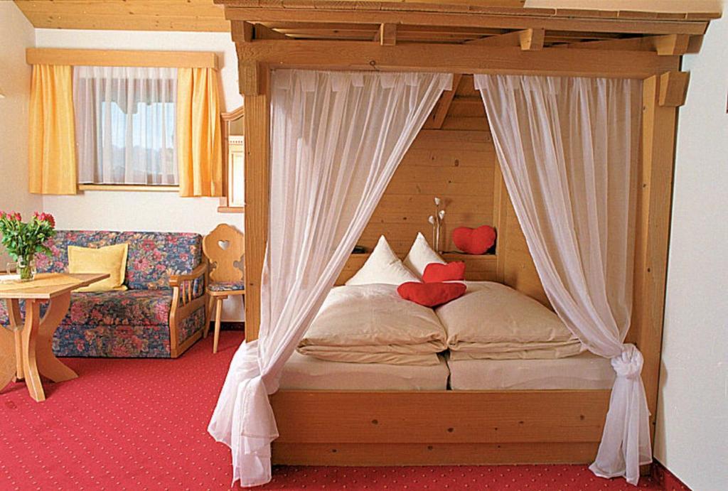 Hotel Camona & Apart Walserhof سامنون الغرفة الصورة