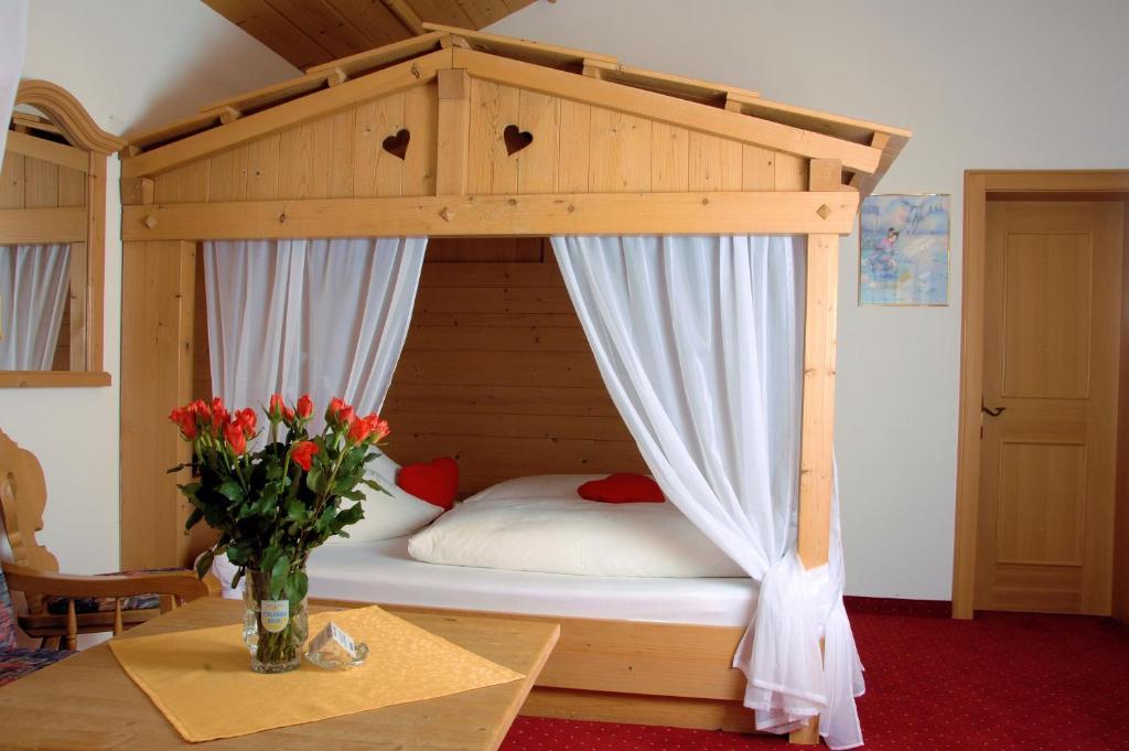 Hotel Camona & Apart Walserhof سامنون الغرفة الصورة