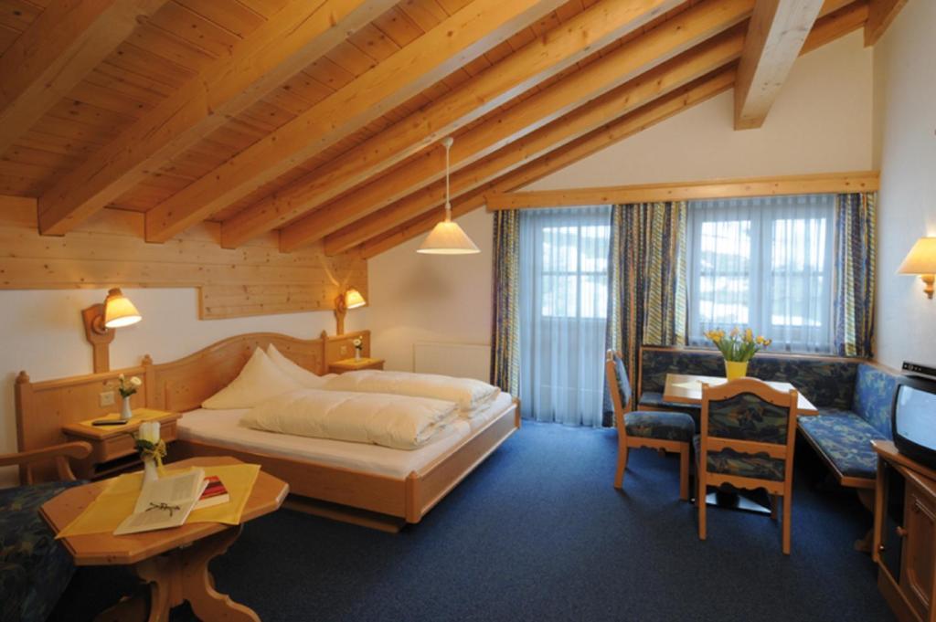 Hotel Camona & Apart Walserhof سامنون الغرفة الصورة