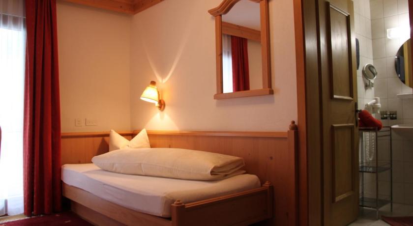 Hotel Camona & Apart Walserhof سامنون الغرفة الصورة