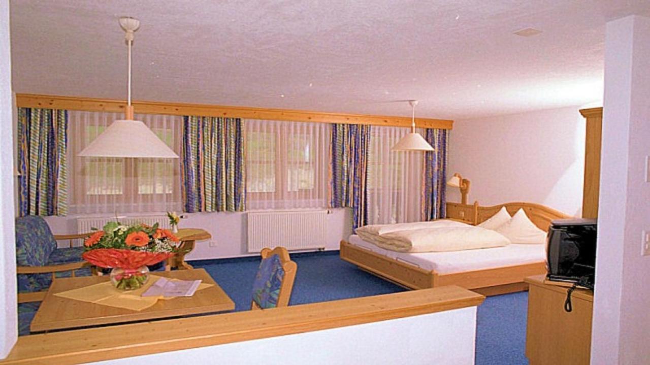 Hotel Camona & Apart Walserhof سامنون الغرفة الصورة